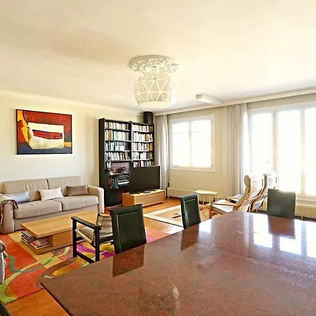 Beautiful Gobelins Apartment